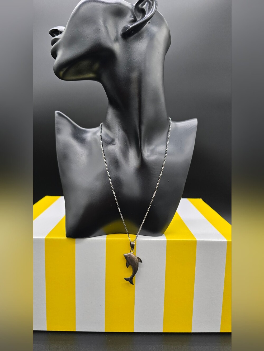 Silversmiths Sterling Silver Necklace/Dolphin Pendant #0925